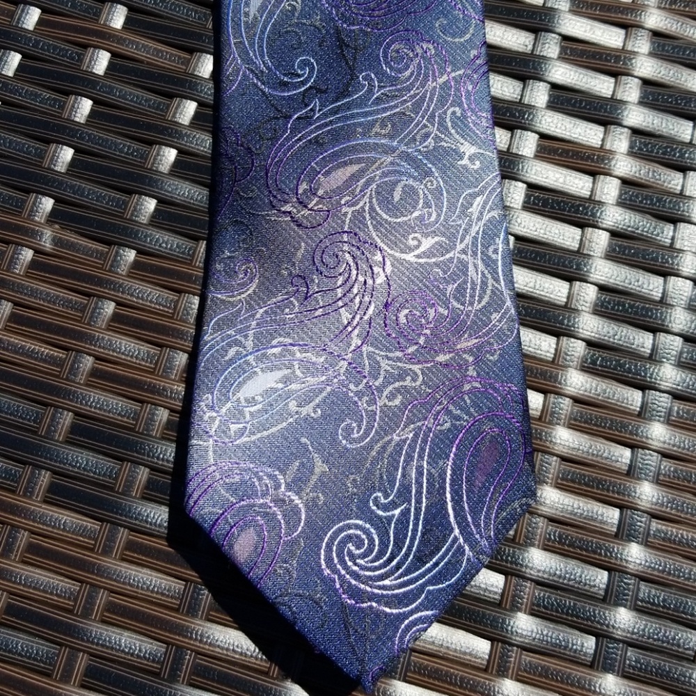 Van Heusen Purple and Silver Scroll Necktie
